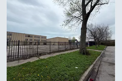 425 N Lawndale Avenue, Chicago, IL 60624 - Photo 4