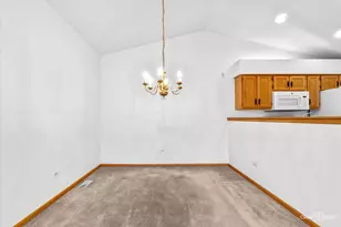 840 Havenshire Rd, Naperville, IL 60565 - Photo 4