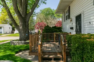 5003 45th Ave Ct, Moline, IL 61265 - Photo 2