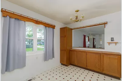5003 45th Avenue Court, Moline, IL 61265 - Photo 8