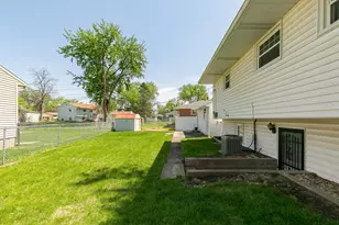 5003 45th Ave Ct, Moline, IL 61265 - Photo 28