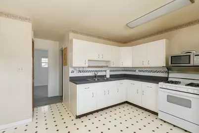 5003 45th Avenue Court, Moline, IL 61265 - Photo 6