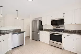 268 Arlington Ct, Carol Stream, IL 60188 - Photo 10