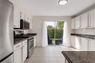 268 Arlington Ct, Carol Stream, IL 60188 - Photo 8