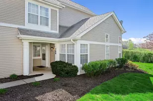 268 Arlington Ct, Carol Stream, IL 60188 - Photo 2