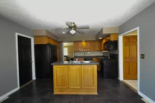 508 E Bronson St, Streator, IL 61364 - Photo 6