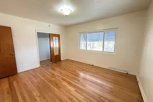 4932 Crain St, Skokie, IL 60077 - Photo 10