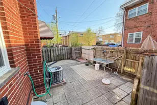 4932 Crain St, Skokie, IL 60077 - Photo 6