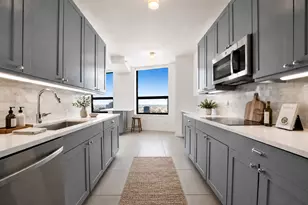 501 N Clinton St, Chicago, IL 60654 - Photo 2