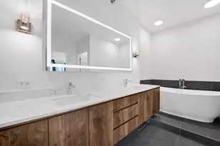 501 N Clinton St, Chicago, IL 60654 - Photo 18