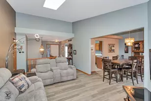 8827 Clearview Dr, Orland Park, IL 60462 - Photo 8