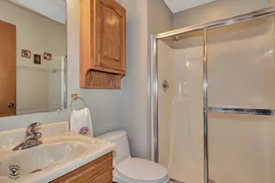 8827 Clearview Dr, Orland Park, IL 60462 - Photo 14