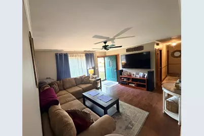 827 Sunbury Road, South Elgin, IL 60177 - Photo 2