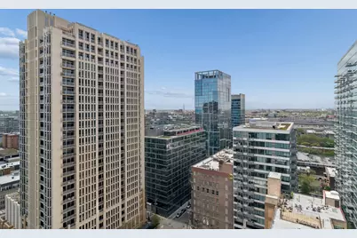 100 E 14th Street #1909, Chicago, IL 60605 - Photo 18