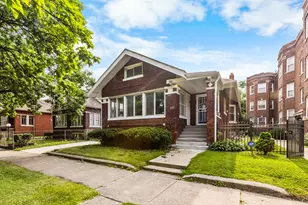 7518 S Ridgeland Ave, Chicago, IL 60649 - Photo 2