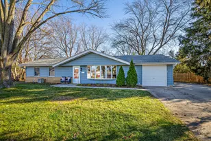 125 Weymouth Ct, Schaumburg, IL 60193 - Photo 2