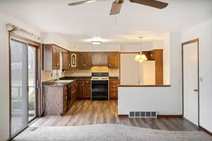 67 Crestview Dr, Geneseo, IL 61254 - Photo 6