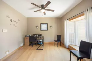8 Elizabeth Ct, Lake in the Hills, IL 60156 - Photo 4
