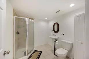 8 Elizabeth Ct, Lake in the Hills, IL 60156 - Photo 18
