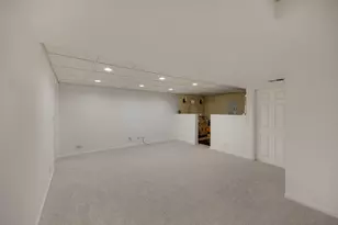8 Elizabeth Ct, Lake in the Hills, IL 60156 - Photo 18