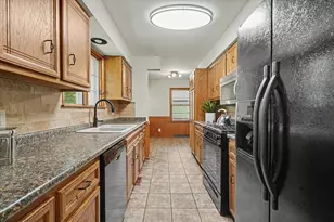 1105 Foothill Dr, Champaign, IL 61821 - Photo 10