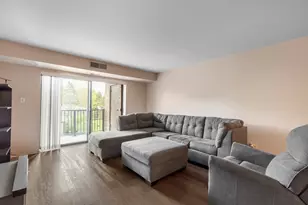 5019 Mulford St, Skokie, IL 60077 - Photo 4