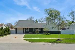 815 Cumberland St, Hoffman Estates, IL 60169 - Photo 2