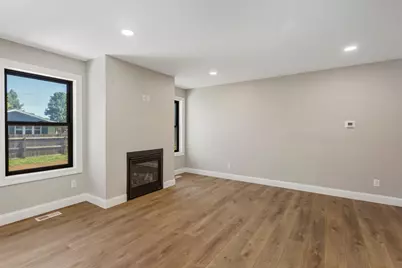202 W Evergreen Drive, Saint John, IL 61873 - Photo 12