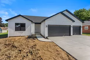 202 W Evergreen Dr, Saint John, IL 61873 - Photo 4