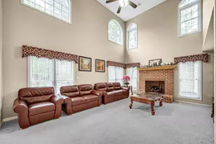 8709 Shade Tree Cir, Lakewood, IL 60014 - Photo 2