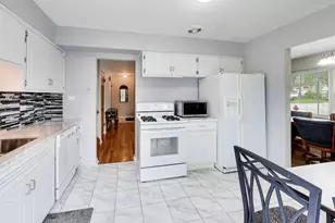 346 Kemman Ave, La Grange Park, IL 60526 - Photo 8