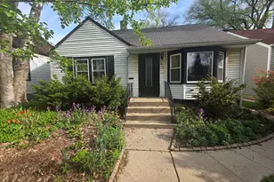 1815 Cleveland St, Evanston, IL 60202 - Photo 2