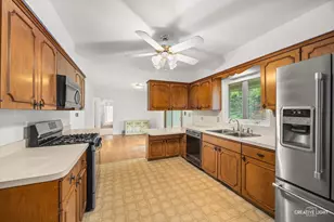 305 S Lambert Rd, Glen Ellyn, IL 60137 - Photo 8
