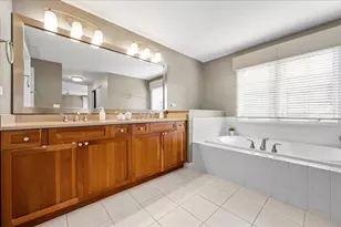 1924 Wyndham Cir, Glenview, IL 60025 - Photo 16