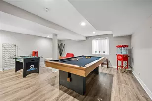 1924 Wyndham Cir, Glenview, IL 60025 - Photo 24