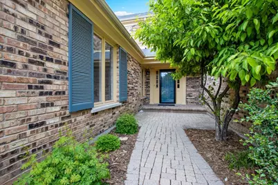 7 The Court Of Island Point, Northbrook, IL 60062 - Photo 1
