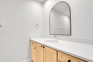 7 The Court of Island Point, Northbrook, IL 60062 - Photo 32