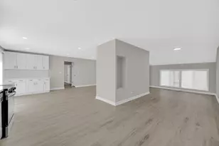 211 Independence Ave, Joliet, IL 60433 - Photo 4