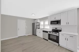 211 Independence Ave, Joliet, IL 60433 - Photo 8