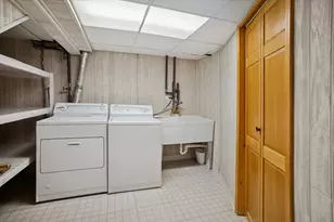 1820 W Thornwood Ln, Mount Prospect, IL 60056 - Photo 32