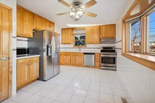 1820 W Thornwood Ln, Mount Prospect, IL 60056 - Photo 10