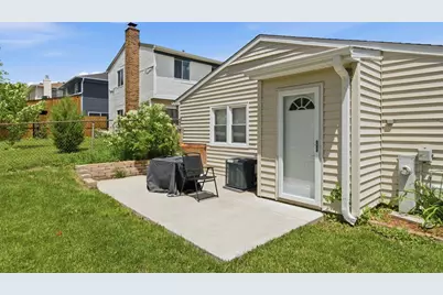 225 Mill Stream Drive, Bolingbrook, IL 60440 - Photo 4