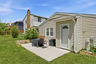 225 Mill Stream Dr, Bolingbrook, IL 60440 - Photo 4