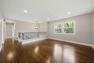 2S206 Mayfield Ln, Glen Ellyn, IL 60137 - Photo 4