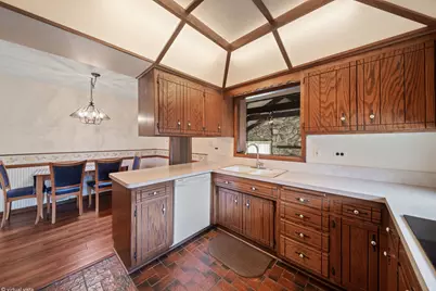 10823 S 71st Court, Worth, IL 60482 - Photo 8