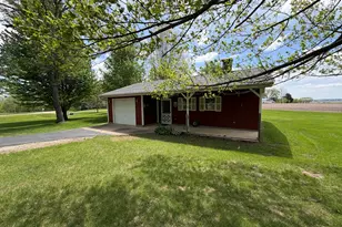 8507 Hickory Hills Dr, Fenton, IL 61251 - Photo 6
