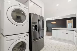 1221 E Hyde Park Blvd, Chicago, IL 60615 - Photo 16