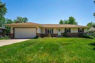 7249 Robinswood St, Rockford, IL 61114 - Photo 2
