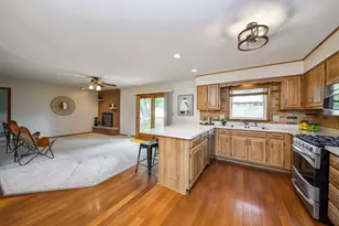 1920 Richard St, Aurora, IL 60506 - Photo 10