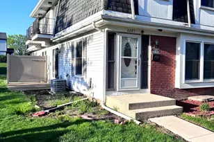 2227 Denton Ct, Schaumburg, IL 60194 - Photo 2